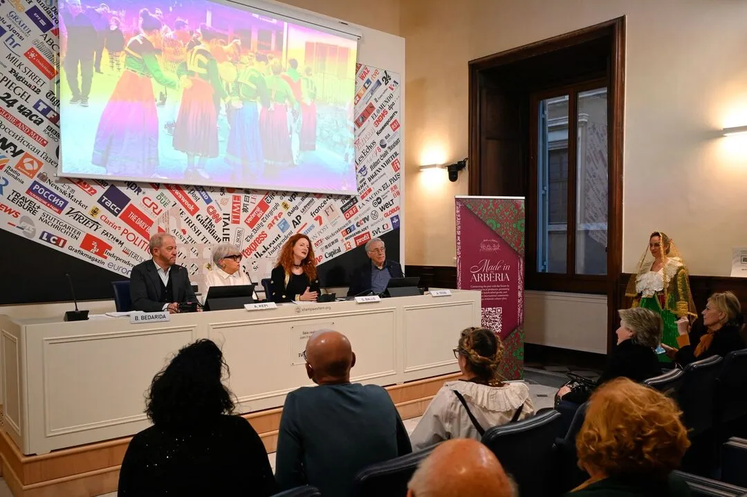 Prezantohet në Selinë e Shtypit të Huaj në Romë “Made in Arbëria”: projekt që bashkon kulturën, digjitalin dhe prodhimet lokale